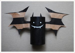 bat craft with toilet rolls