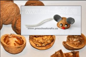 mouse-crafts-made-walnut