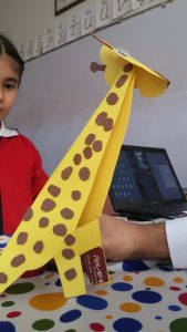 Kindergarten giraffe crafts