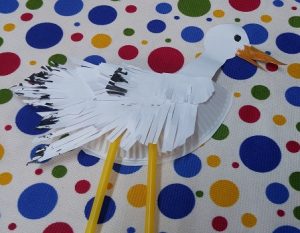 paper plate preschool craft to stork