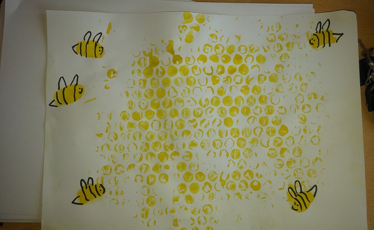 simple honeycomb and bee craft idea for homeschool